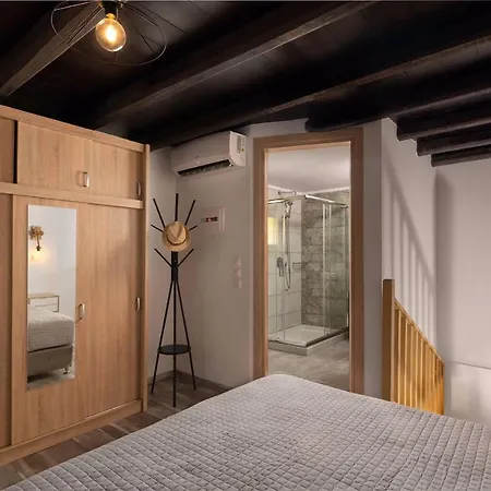 Lägenhet In The Center Marasia