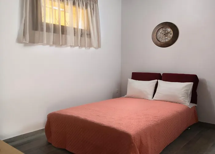 アパート In The Center Marasia *